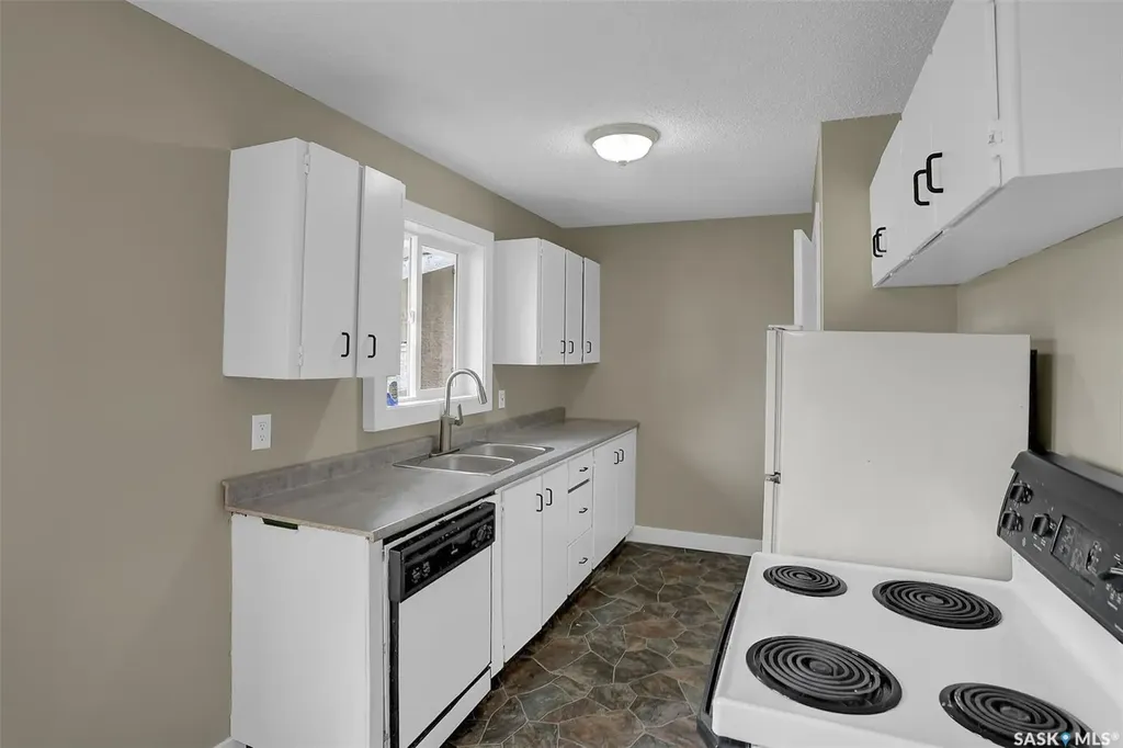 34 Armstrong Bay Regina SK S4N 4G7