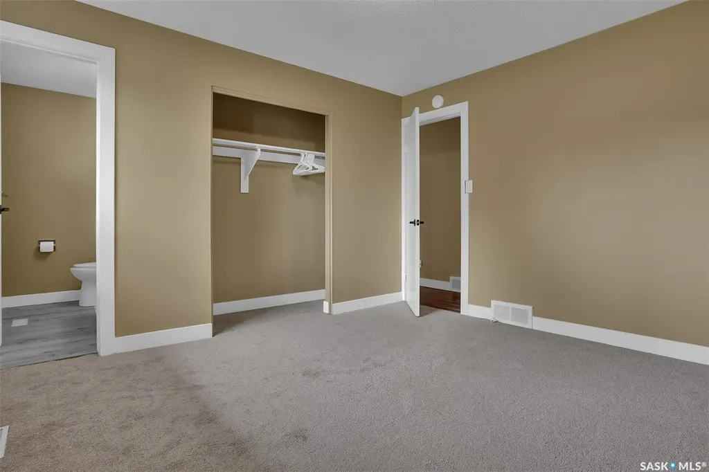 34 Armstrong Bay Regina SK S4N 4G7