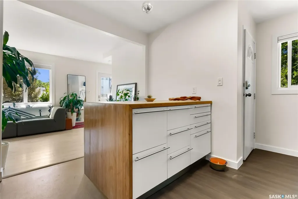 108 Douglas Avenue E Regina SK S4N 1H3