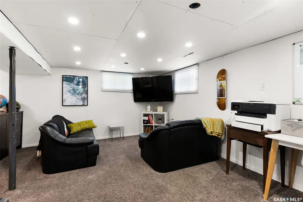 108 Douglas Avenue E Regina SK S4N 1H3