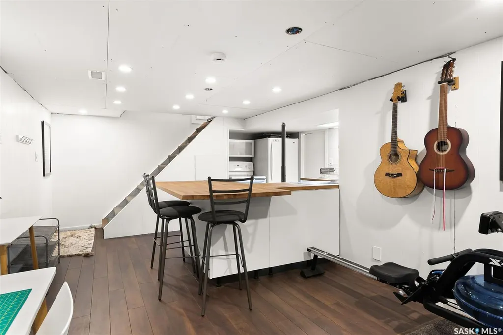 108 Douglas Avenue E Regina SK S4N 1H3
