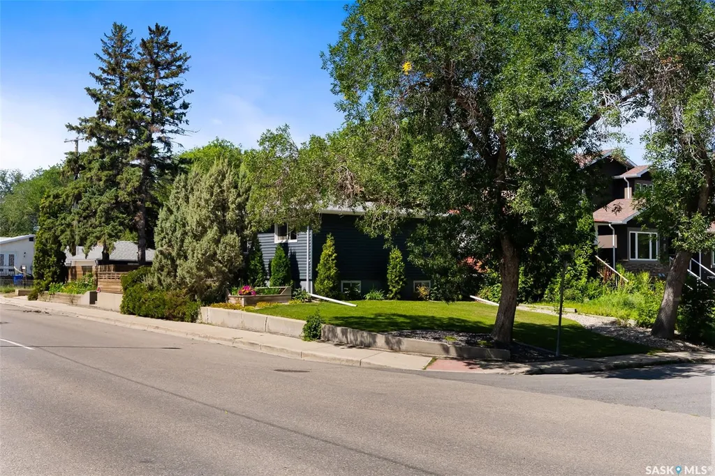 108 Douglas Avenue E Regina SK S4N 1H3