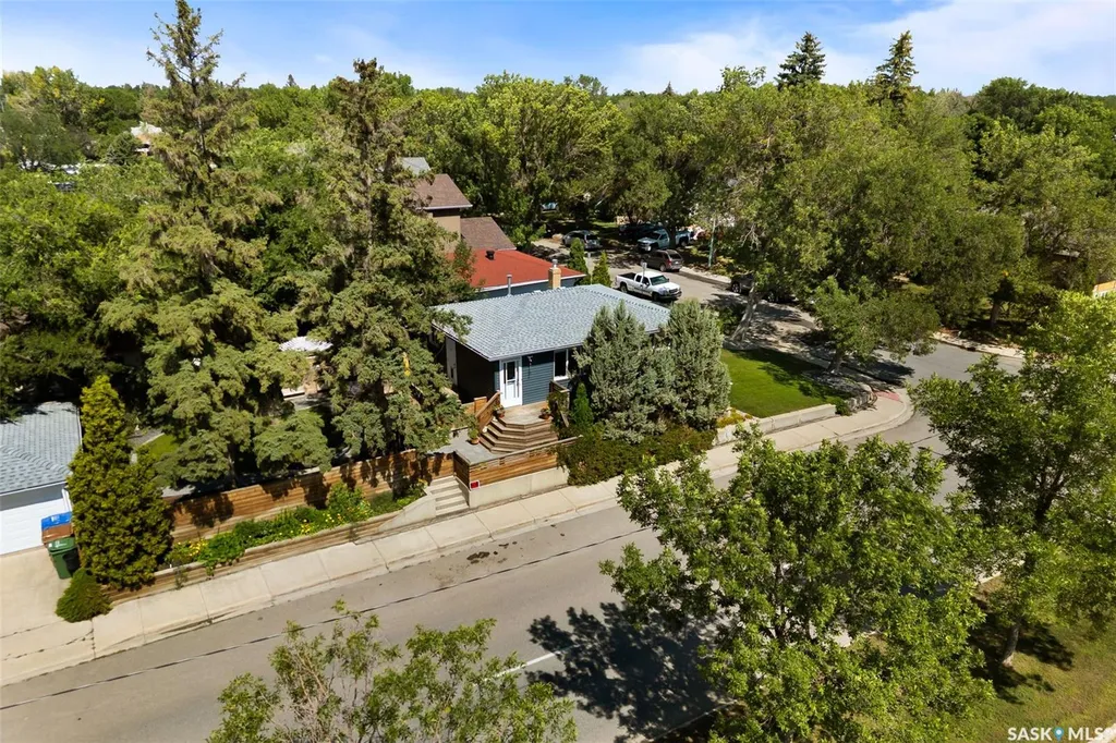 108 Douglas Avenue E Regina SK S4N 1H3