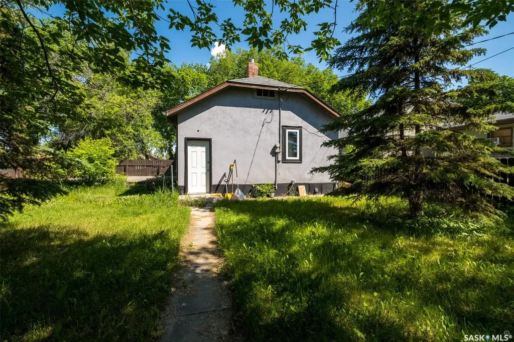 339 15th Street W Prince Albert SK S6V 3R1