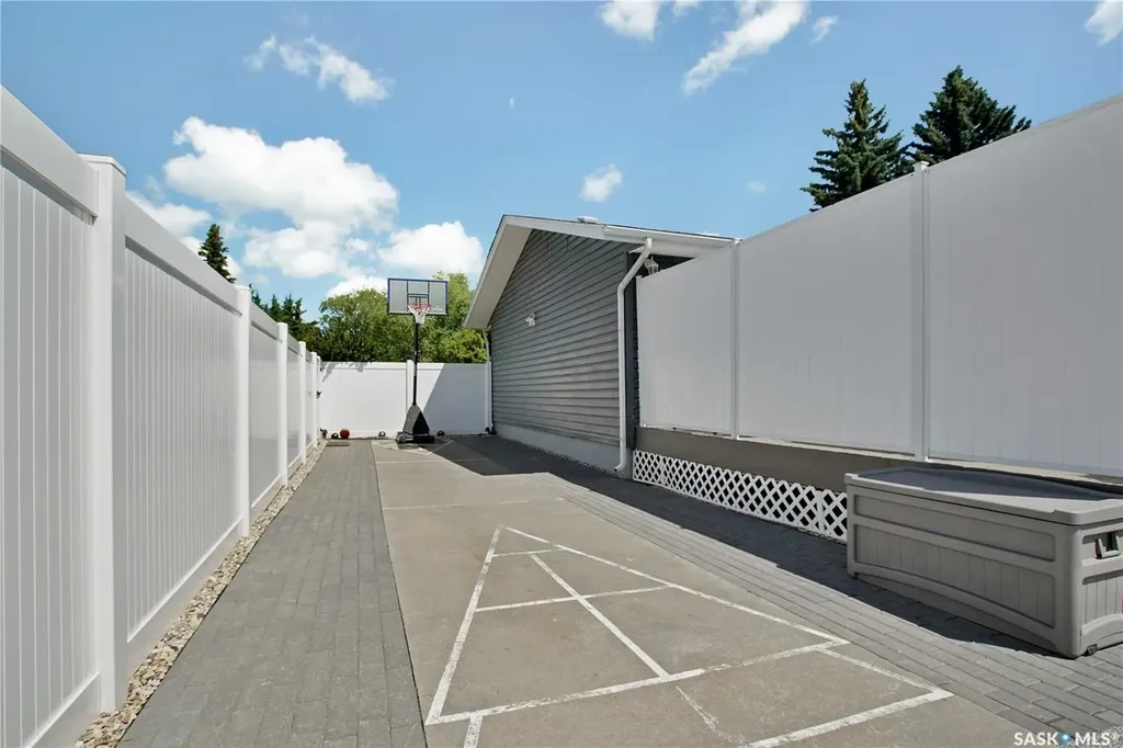 217 Mount Allison Crescent Saskatoon SK S7H 4G6