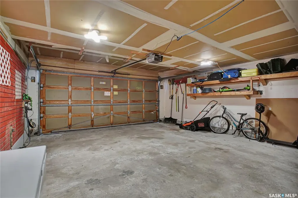 217 Mount Allison Crescent Saskatoon SK S7H 4G6