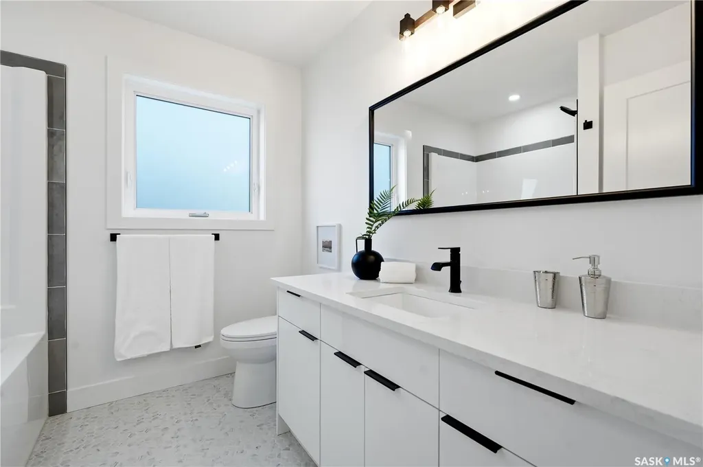 275 Dziadyk Manor Saskatoon SK S7V 1M5