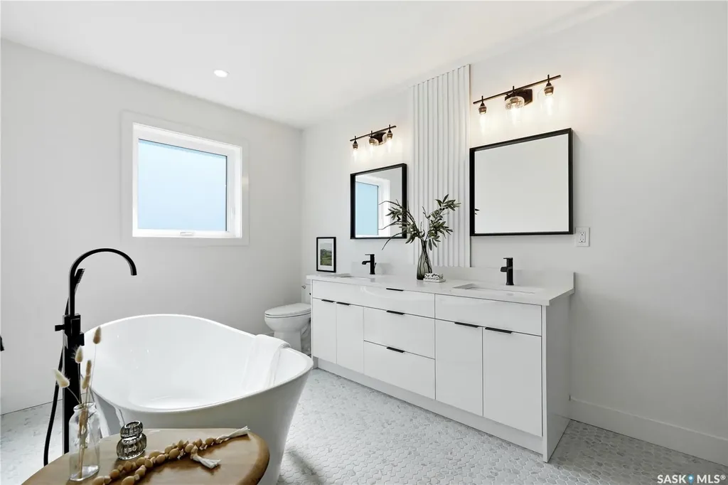 275 Dziadyk Manor Saskatoon SK S7V 1M5