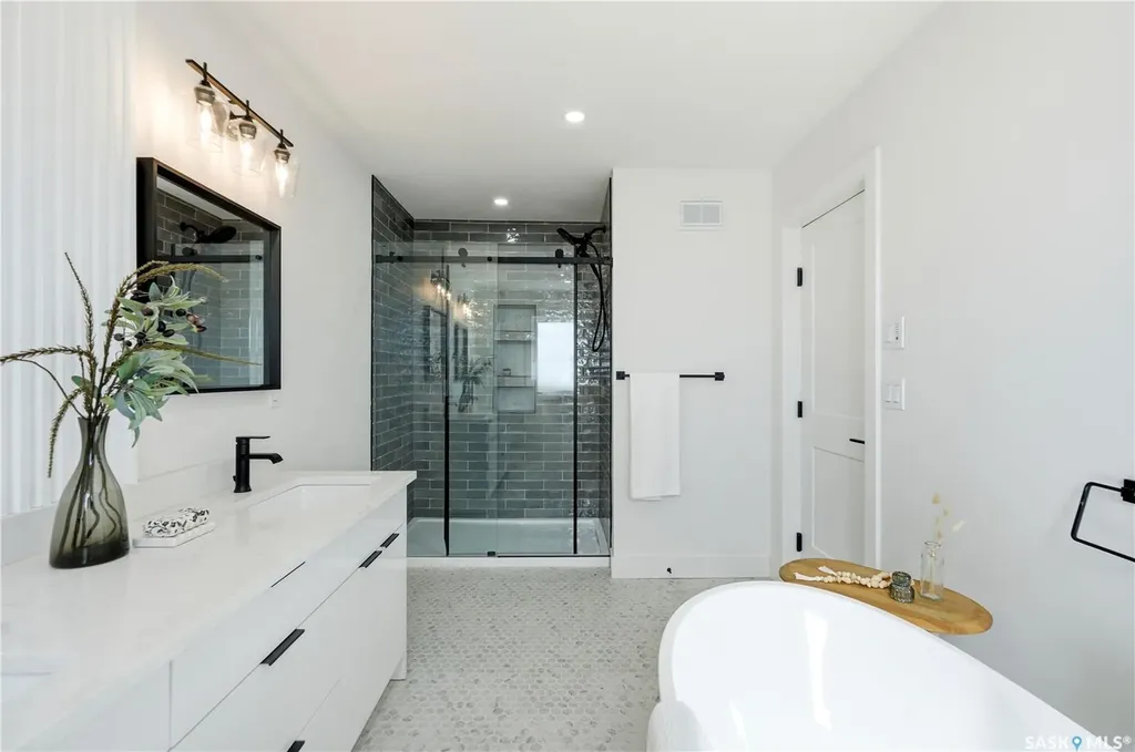 275 Dziadyk Manor Saskatoon SK S7V 1M5