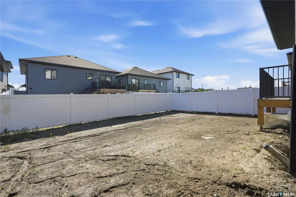 275 Dziadyk Manor Saskatoon SK S7V 1M5