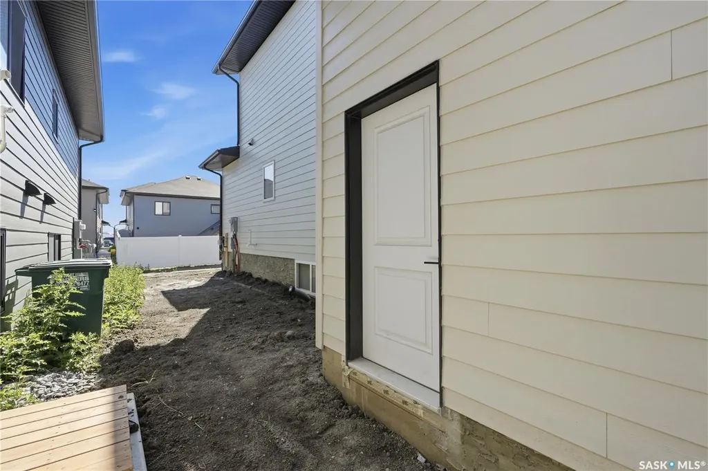 275 Dziadyk Manor Saskatoon SK S7V 1M5
