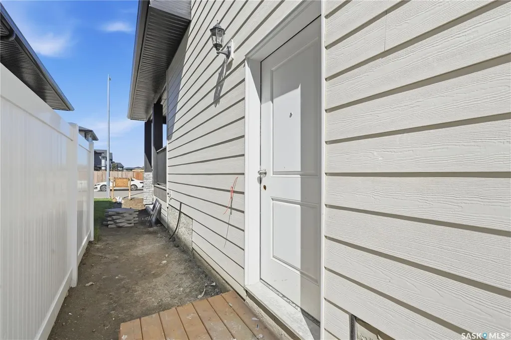 275 Dziadyk Manor Saskatoon SK S7V 1M5