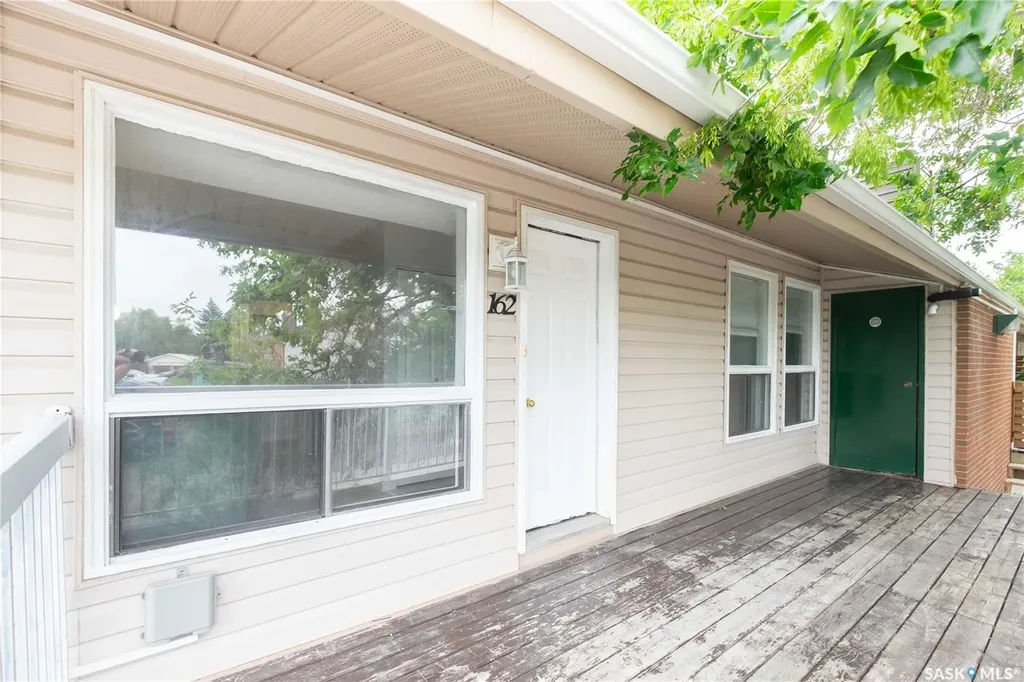 160 Gore Place Regina SK S4T 7S4