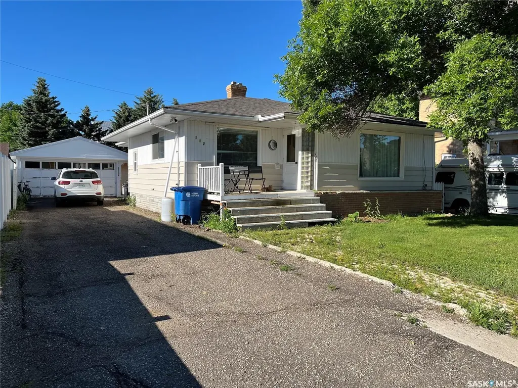 112 2nd Avenue W Gravelbourg SK S0H 1X0