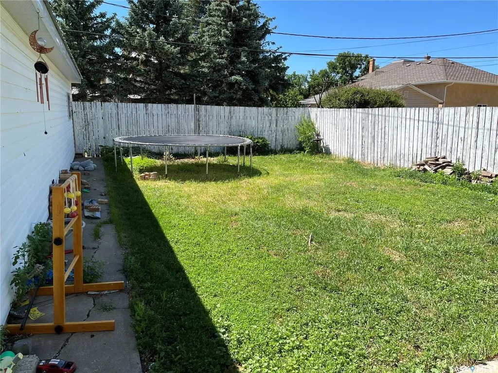 112 2nd Avenue W Gravelbourg SK S0H 1X0