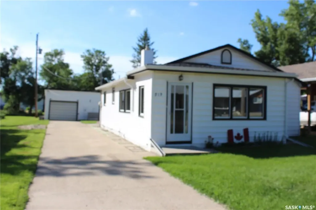 213 Westman Street Midale SK S0C 1S0