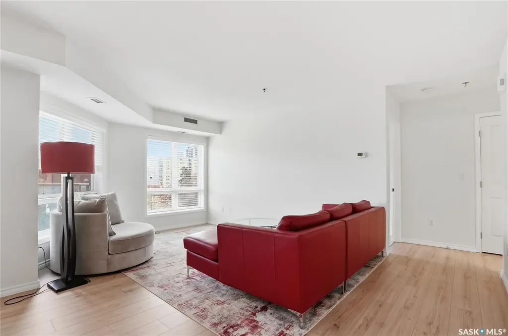 902 Spadina Crescent E Saskatoon SK S7K 0G8
