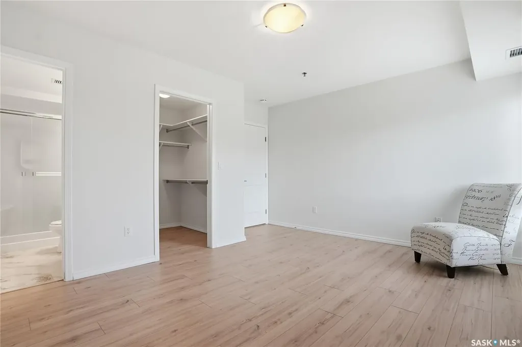 902 Spadina Crescent E Saskatoon SK S7K 0G8