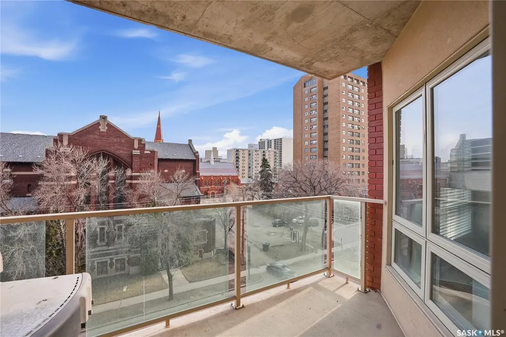 902 Spadina Crescent E Saskatoon SK S7K 0G8
