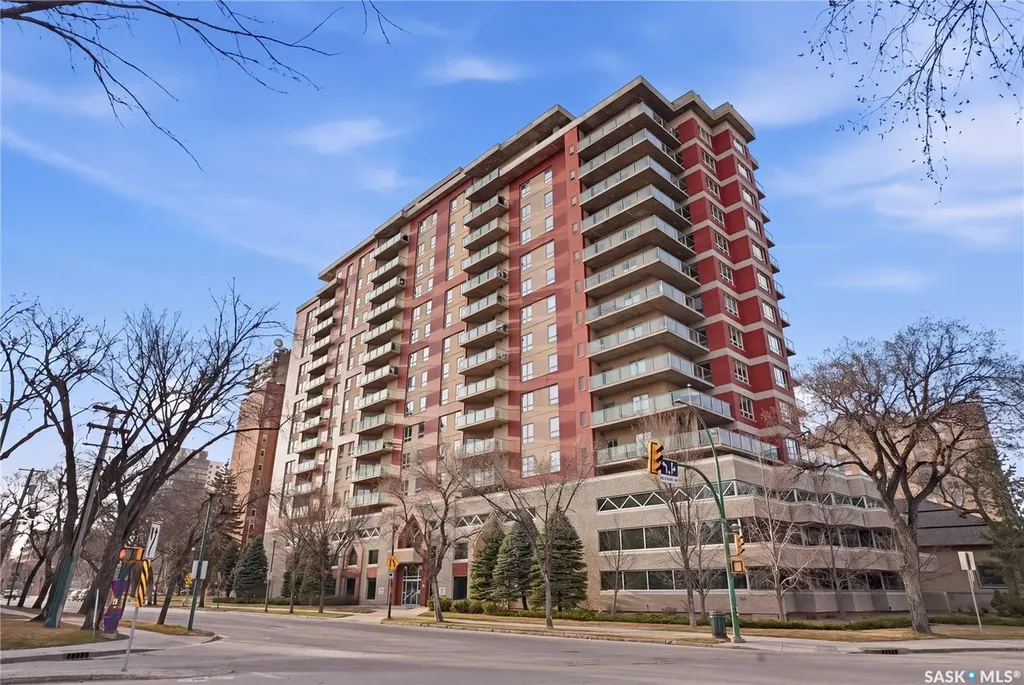 902 Spadina Crescent E Saskatoon SK S7K 0G8
