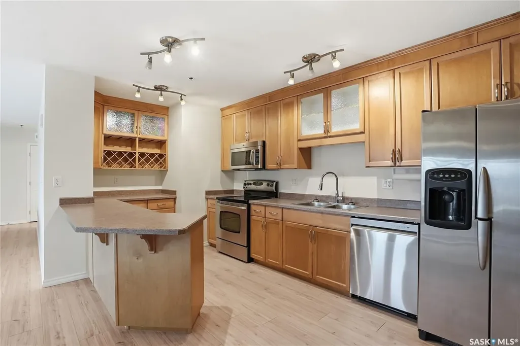 902 Spadina Crescent E Saskatoon SK S7K 0G8