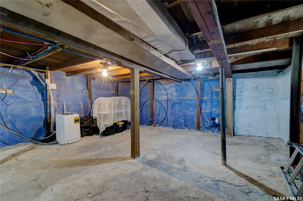 1760 Quebec Street Regina SK S4P 1J3