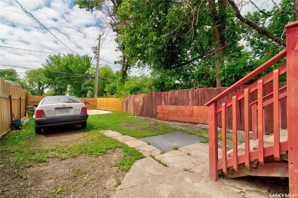 1760 Quebec Street Regina SK S4P 1J3