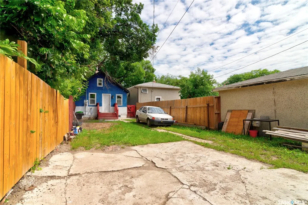 1760 Quebec Street Regina SK S4P 1J3