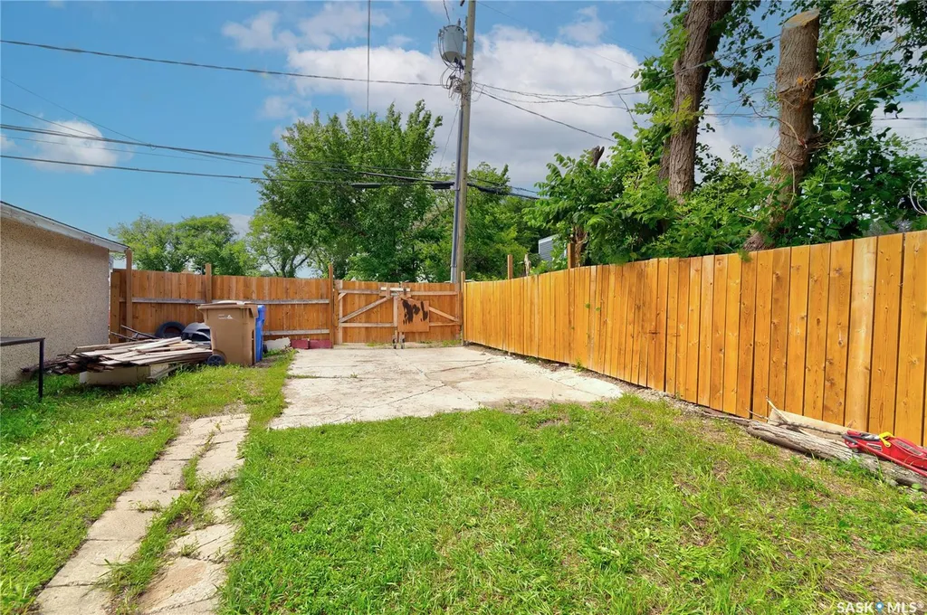 1760 Quebec Street Regina SK S4P 1J3