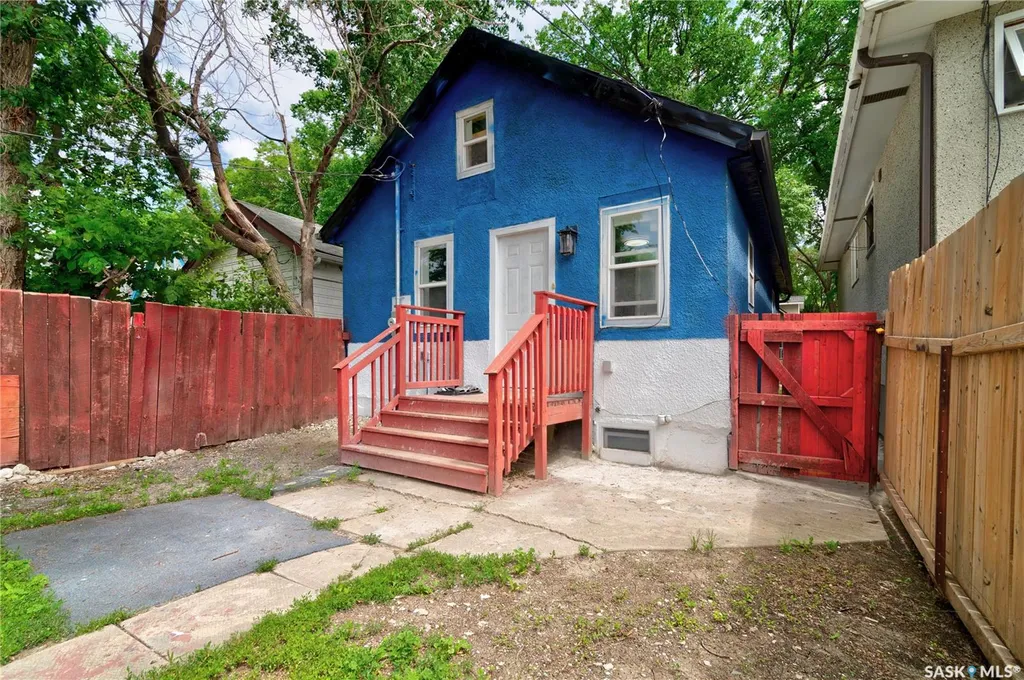 1760 Quebec Street Regina SK S4P 1J3