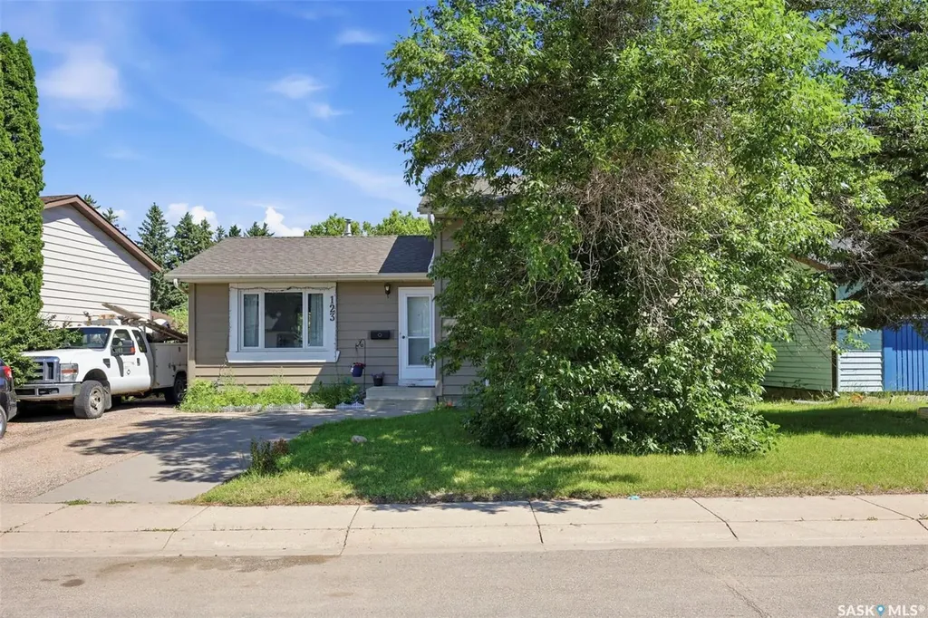 123 Kirkpatrick Crescent Saskatoon SK S7L 6Z1