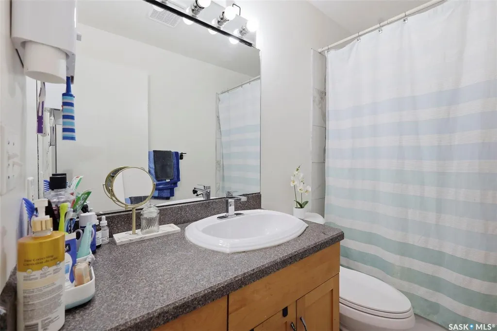 123 Kirkpatrick Crescent Saskatoon SK S7L 6Z1