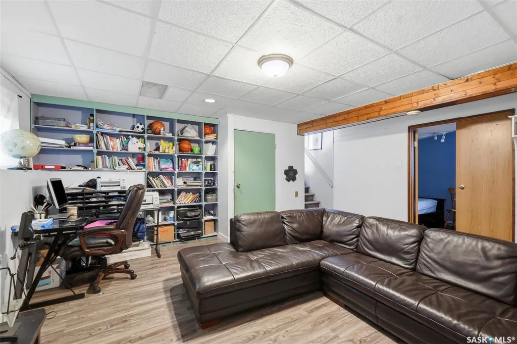 123 Kirkpatrick Crescent Saskatoon SK S7L 6Z1