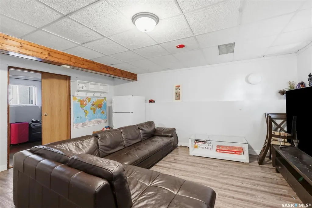 123 Kirkpatrick Crescent Saskatoon SK S7L 6Z1