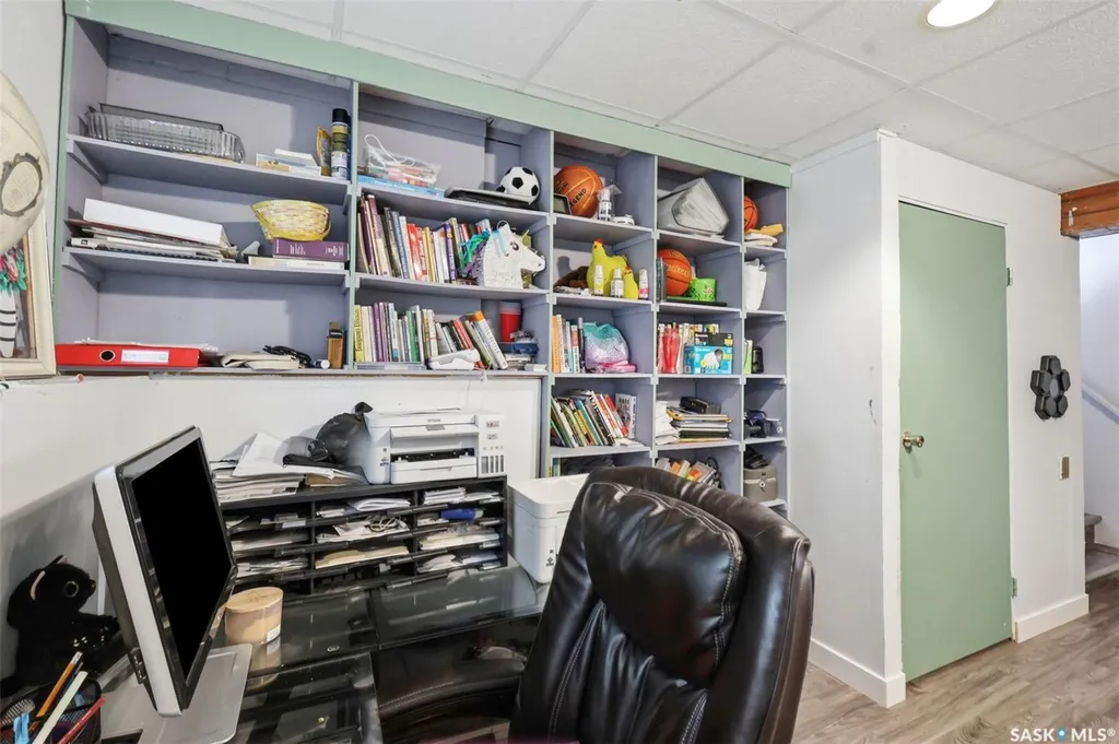 123 Kirkpatrick Crescent Saskatoon SK S7L 6Z1