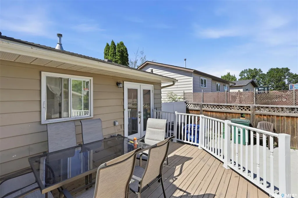 123 Kirkpatrick Crescent Saskatoon SK S7L 6Z1