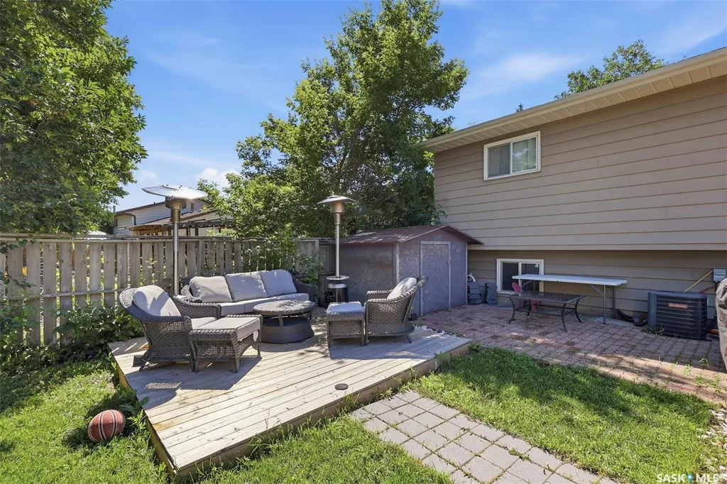 123 Kirkpatrick Crescent Saskatoon SK S7L 6Z1