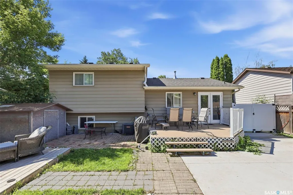 123 Kirkpatrick Crescent Saskatoon SK S7L 6Z1