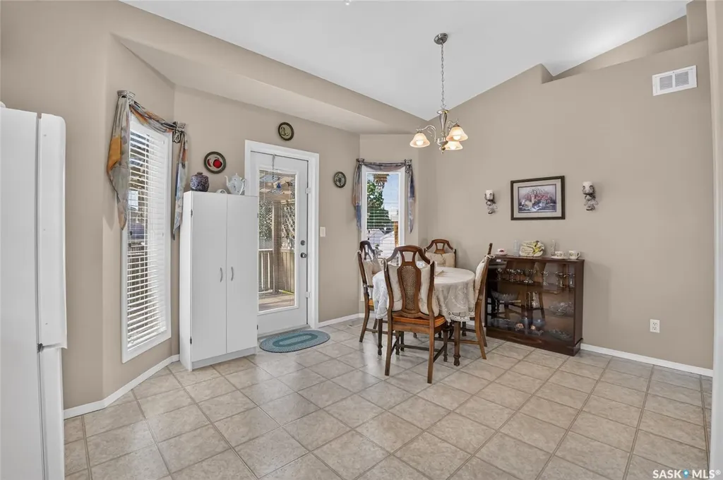 307 Sumner Lane Saskatoon SK S7L 7L7
