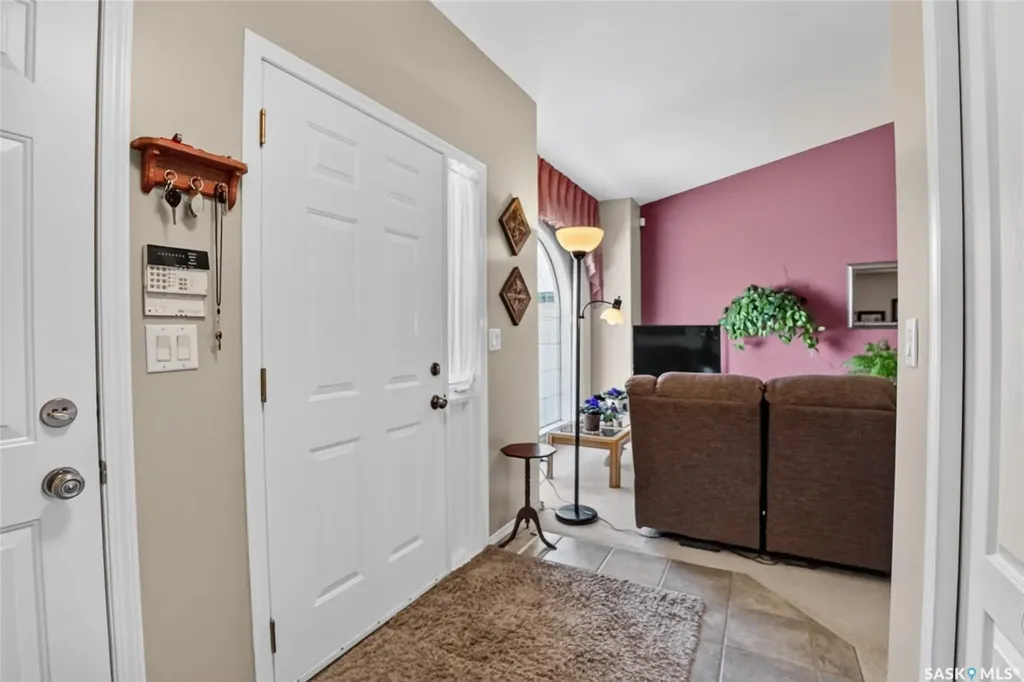 307 Sumner Lane Saskatoon SK S7L 7L7