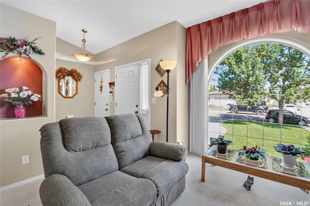 307 Sumner Lane Saskatoon SK S7L 7L7