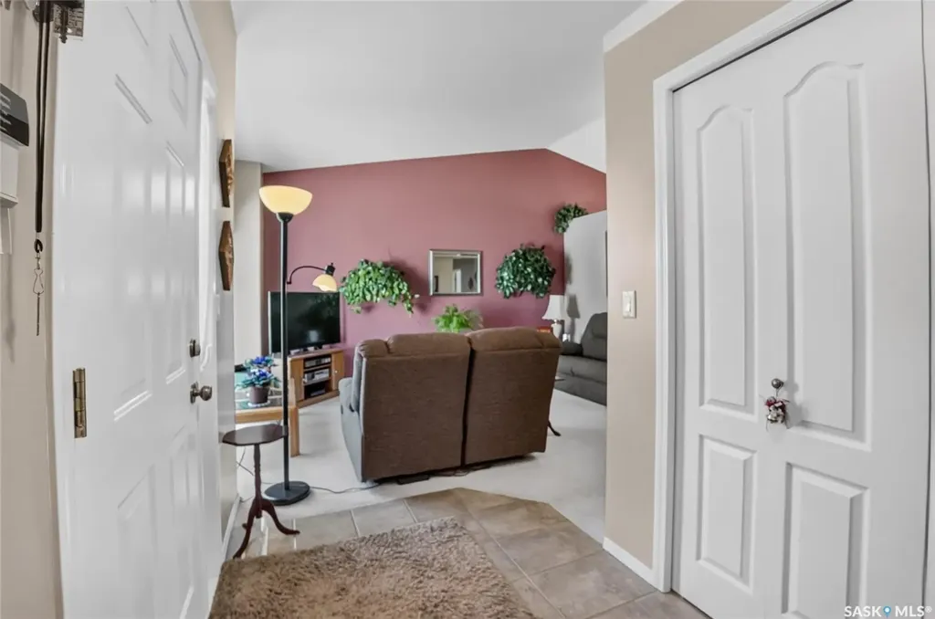 307 Sumner Lane Saskatoon SK S7L 7L7