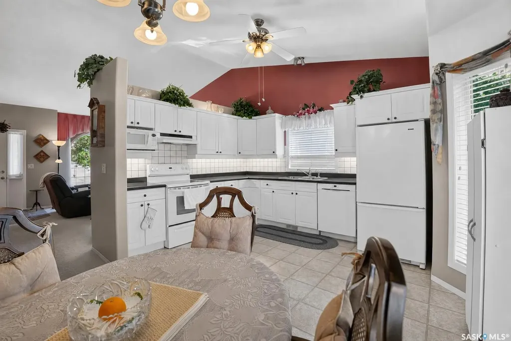 307 Sumner Lane Saskatoon SK S7L 7L7