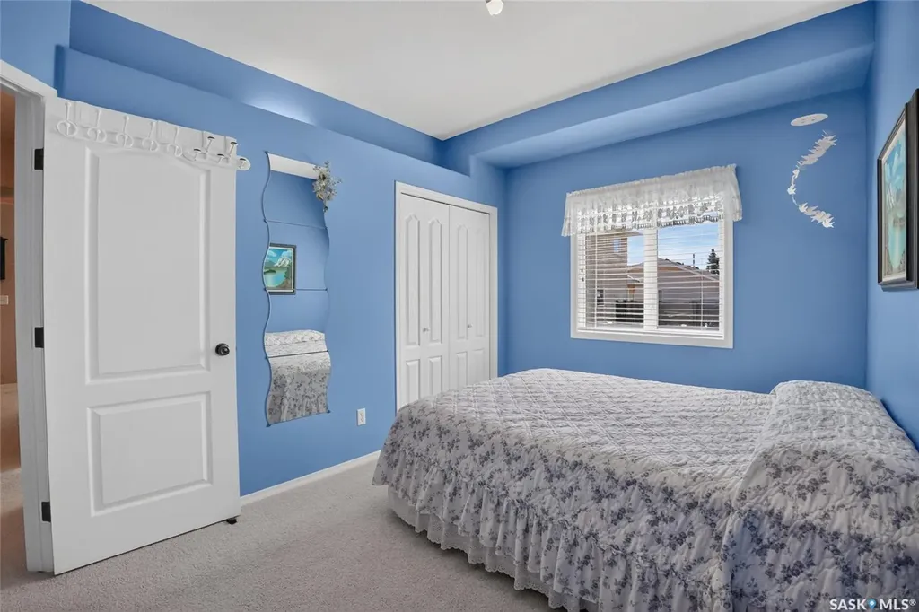 307 Sumner Lane Saskatoon SK S7L 7L7