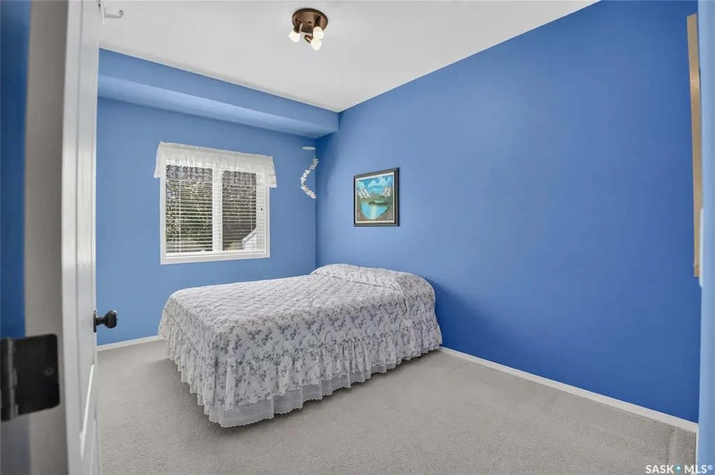 307 Sumner Lane Saskatoon SK S7L 7L7