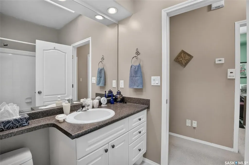 307 Sumner Lane Saskatoon SK S7L 7L7