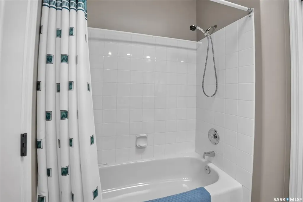 307 Sumner Lane Saskatoon SK S7L 7L7