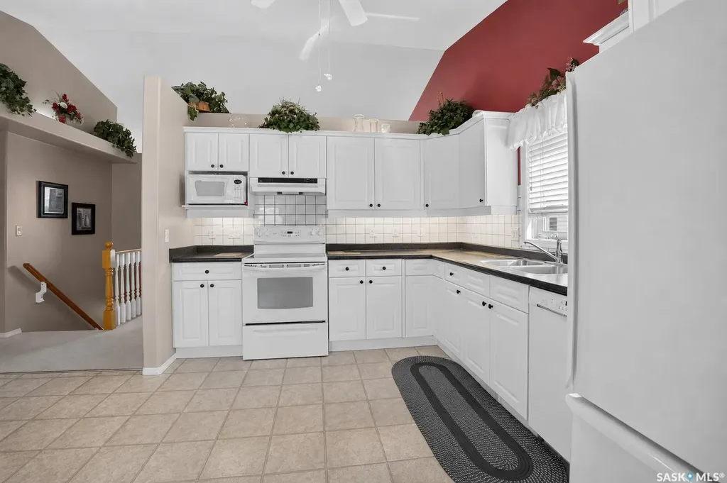 307 Sumner Lane Saskatoon SK S7L 7L7