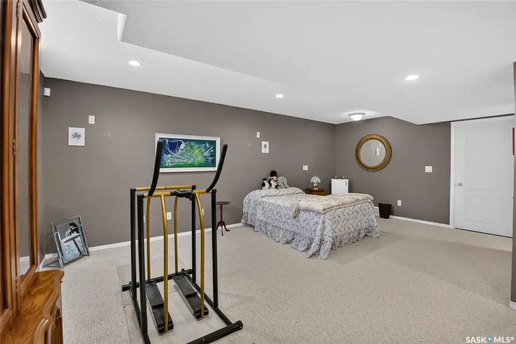 307 Sumner Lane Saskatoon SK S7L 7L7
