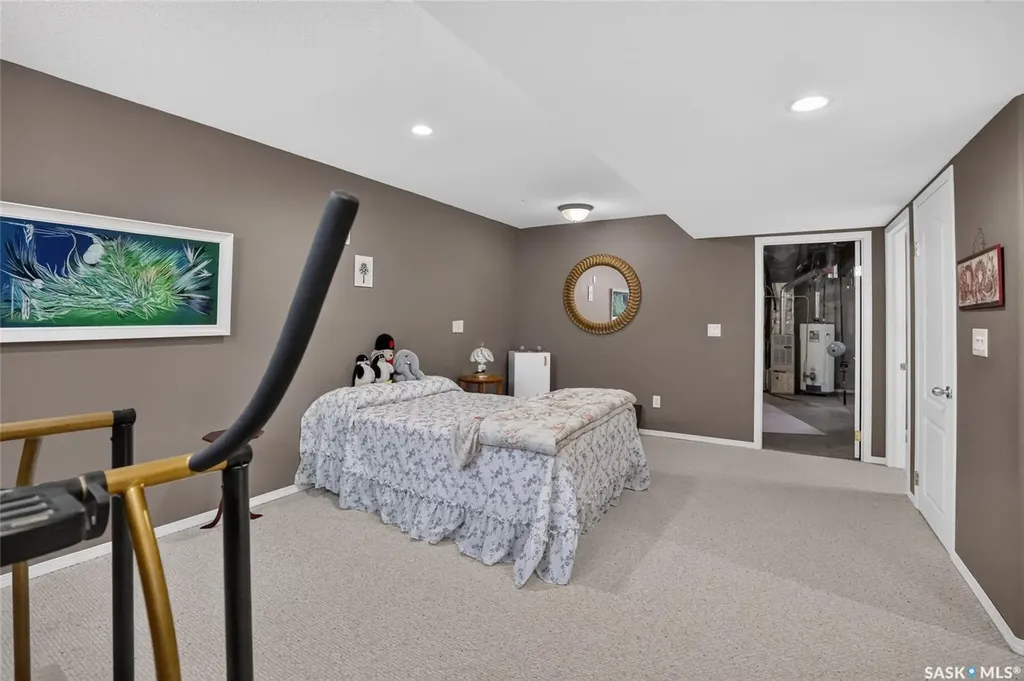 307 Sumner Lane Saskatoon SK S7L 7L7